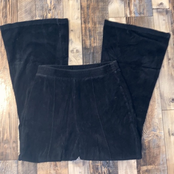 Aerie Fit and Flare Black Pants size Medium - Picture 2 of 4